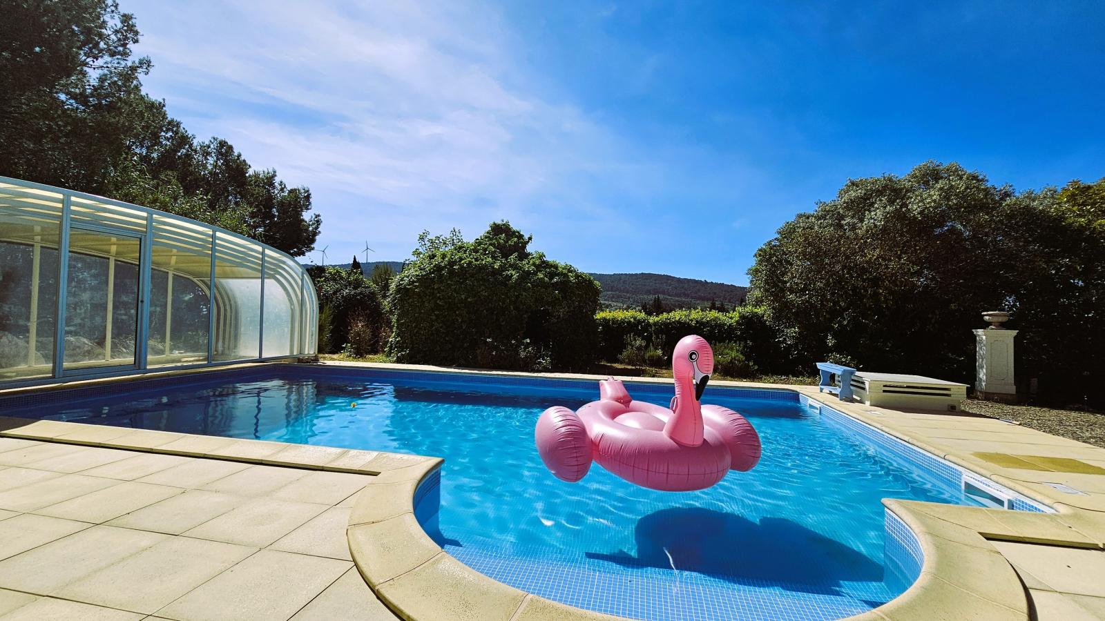 Les Hirondelles-Pool