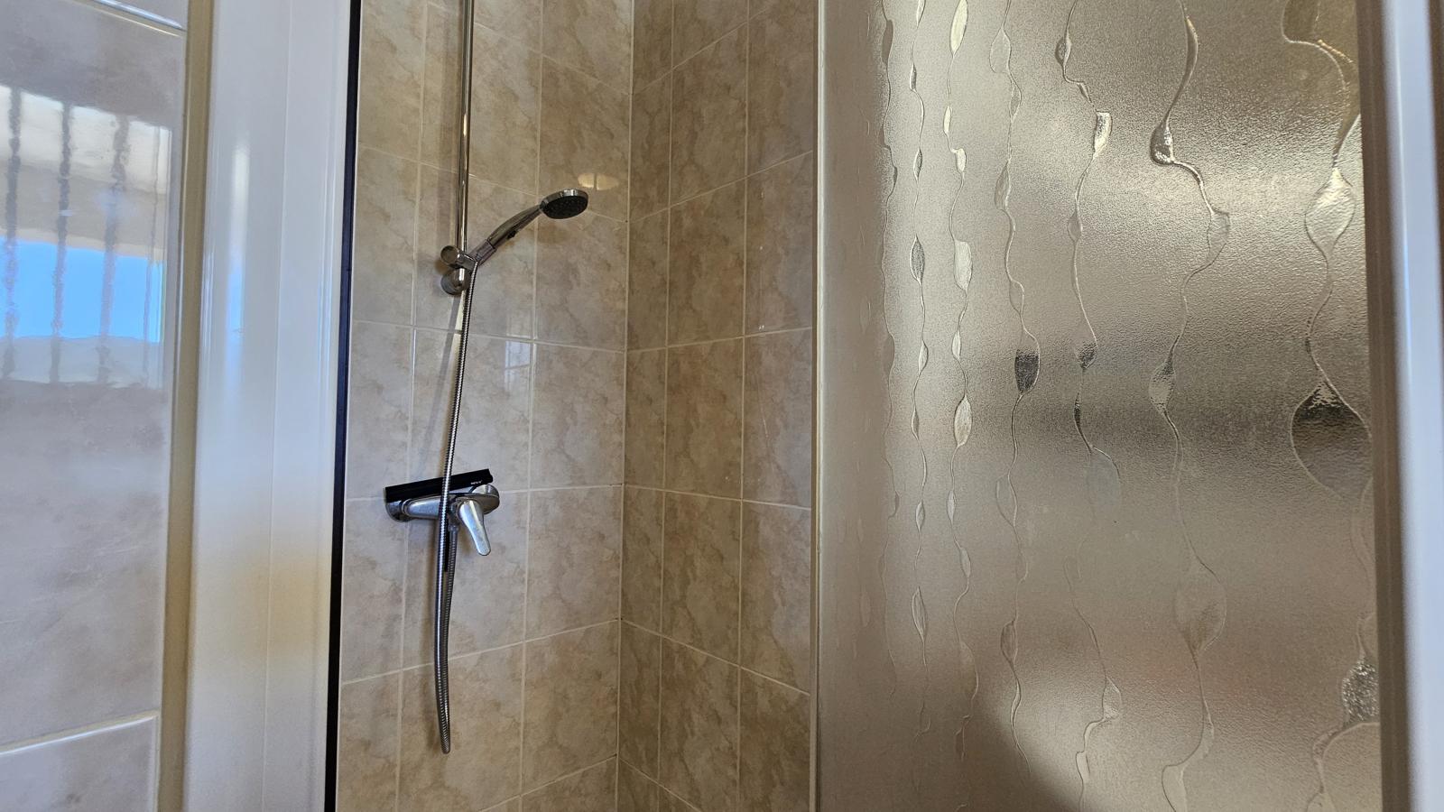 Les Hirondelles-Bathroom