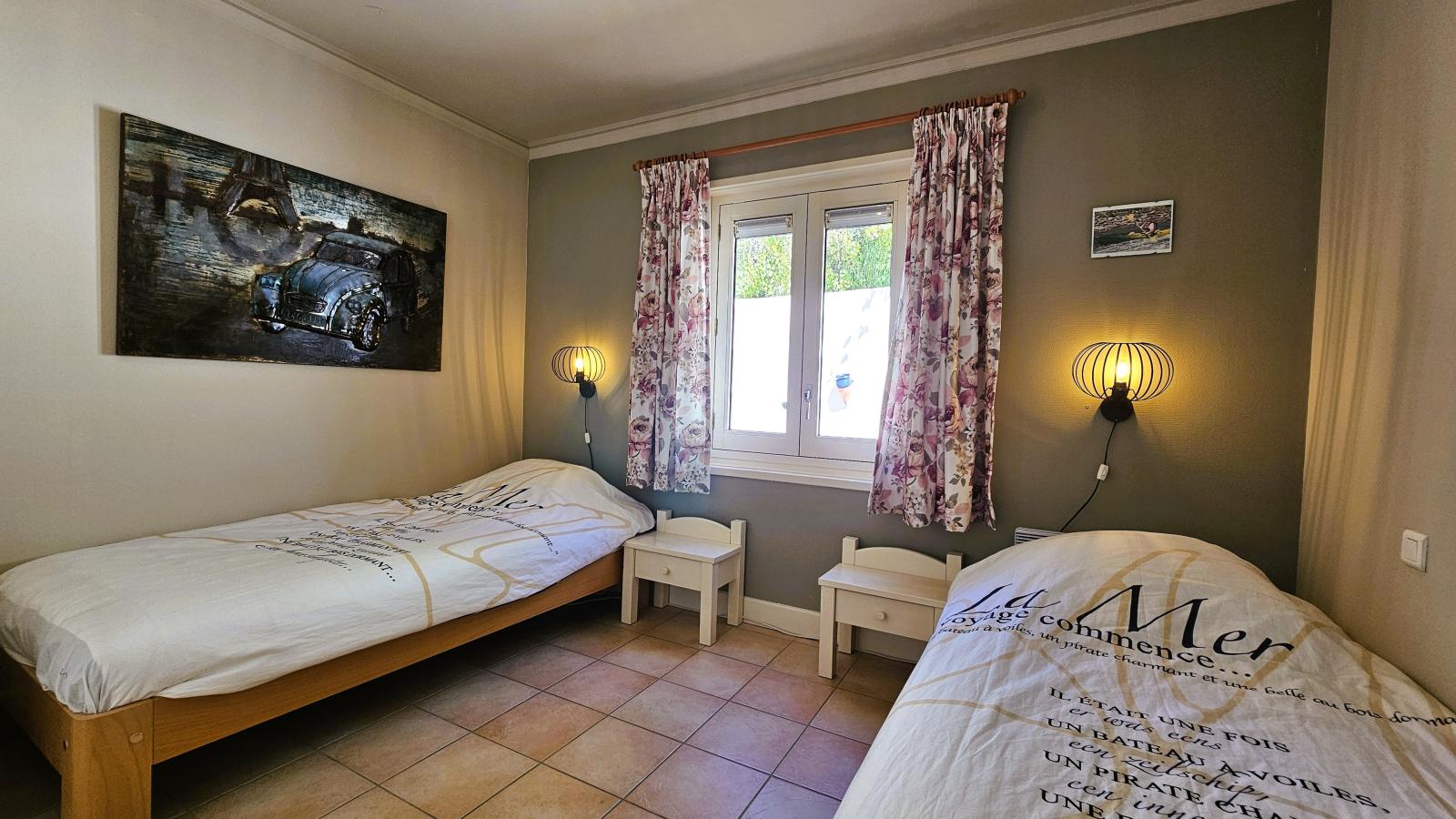 Les Hirondelles-Bedroom