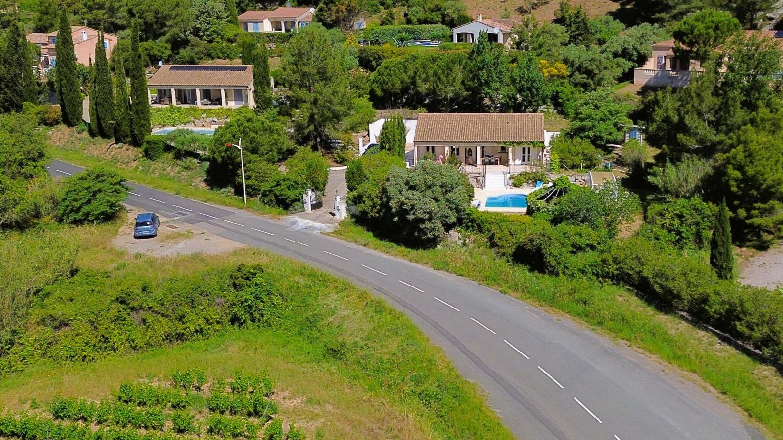 Les Hirondelles-Exterior summer