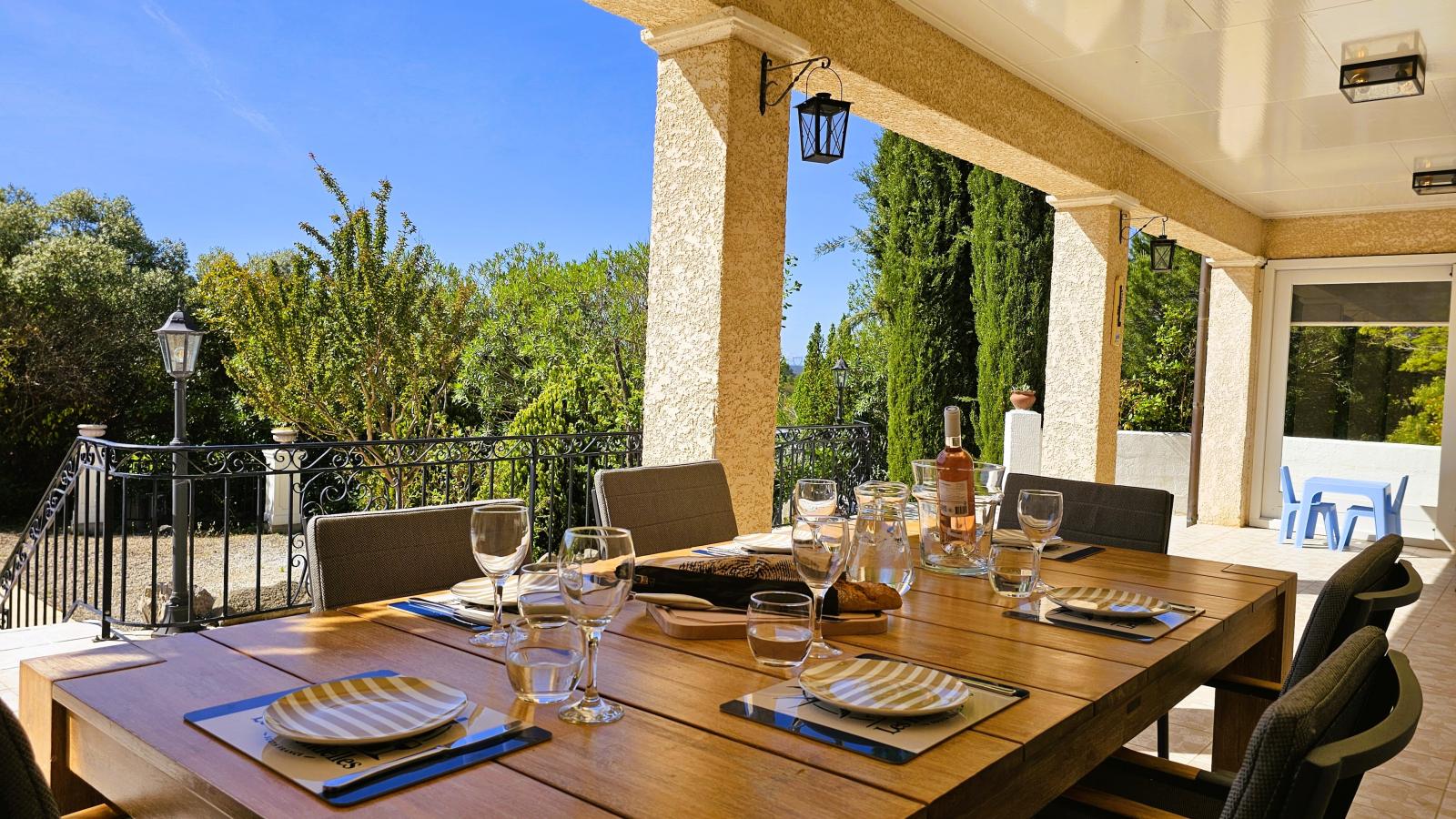 Les Hirondelles-Terrace balcony