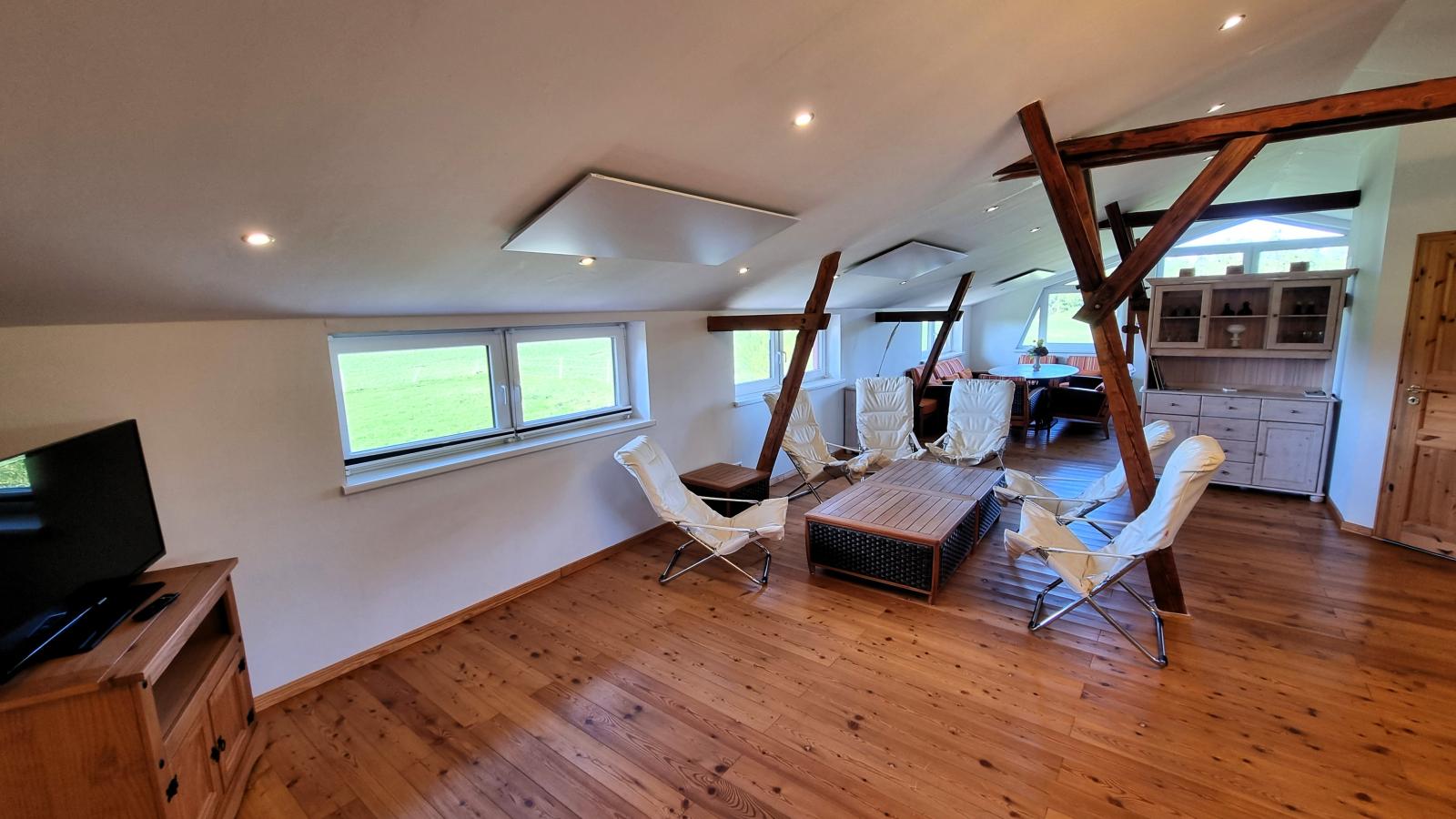 Pugholz Suite-Woonkamer