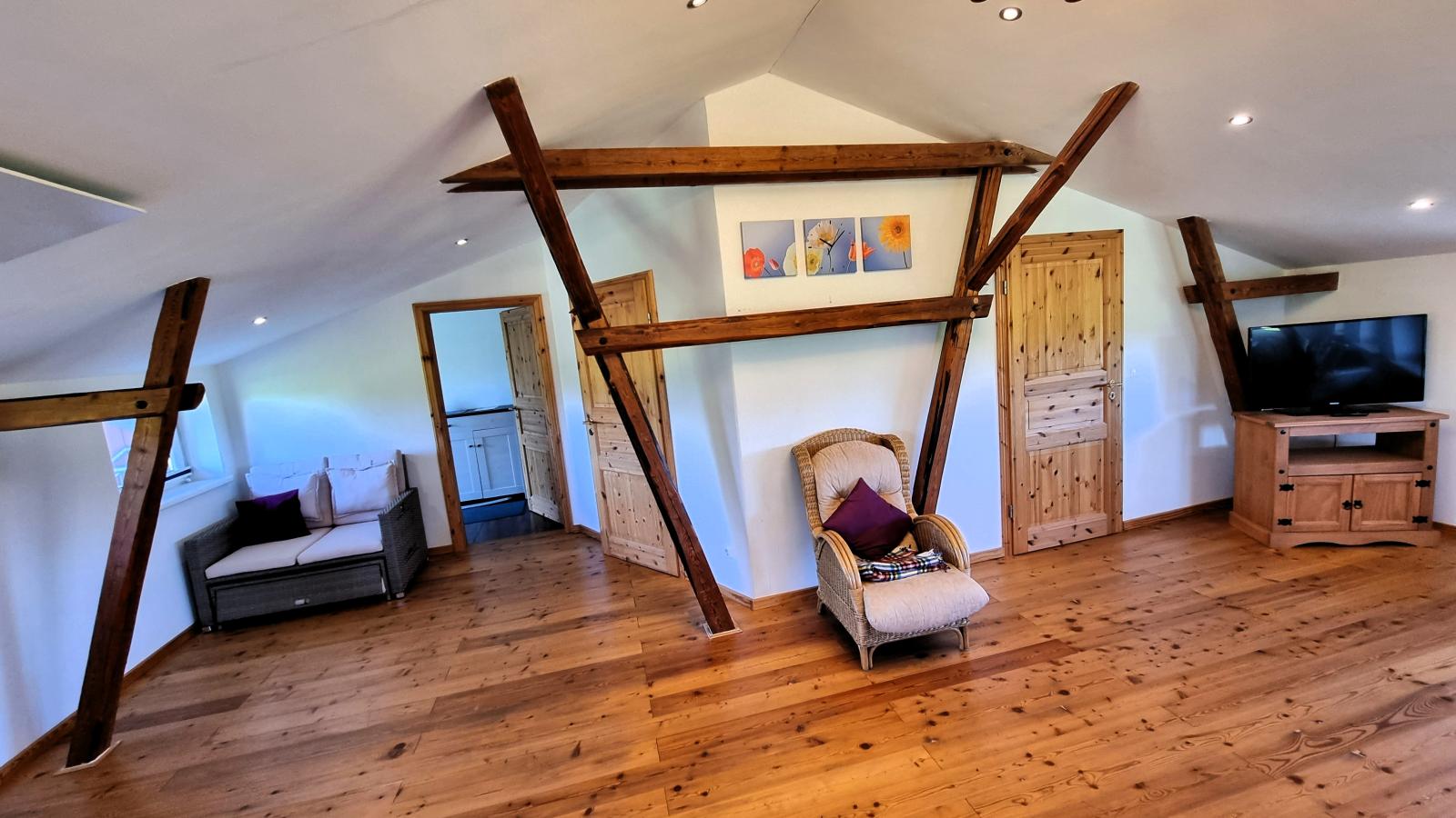 Pugholz Suite-Woonkamer