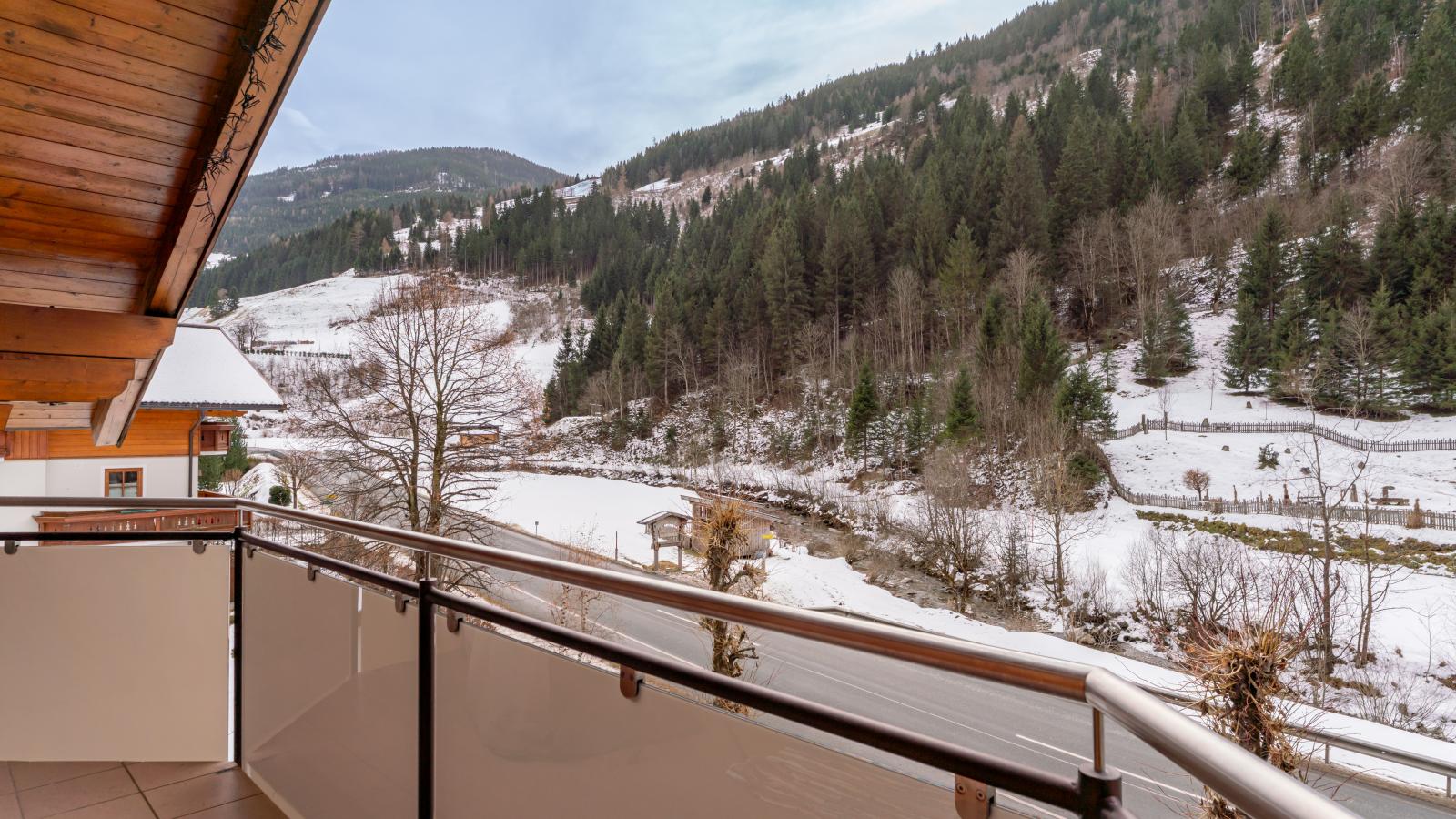 Fintinn-Terrace balcony