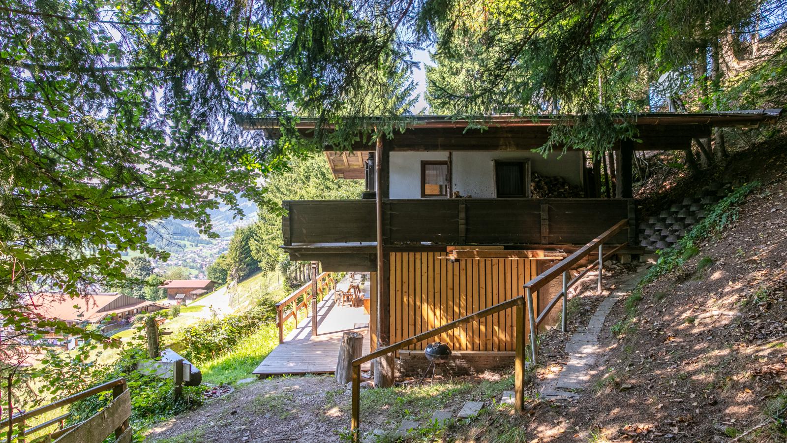 Sonnenhütte unten-Buitenkant zomer