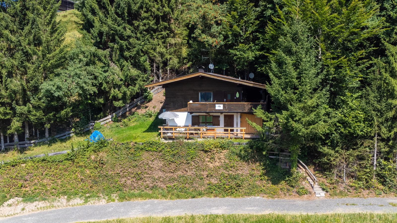 Sonnenhütte oben-Buitenkant zomer