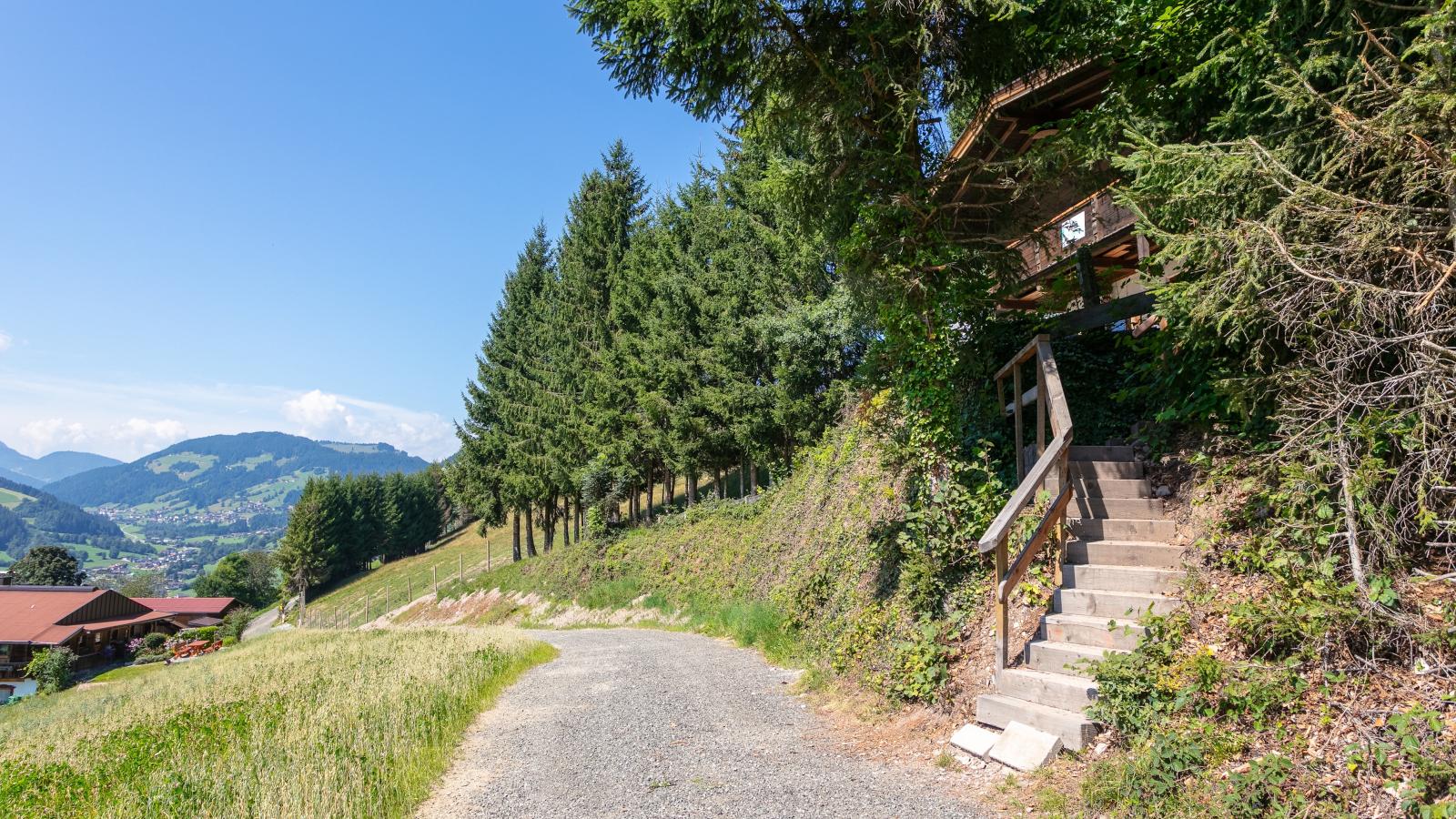 Sonnenhütte-Buitenkant zomer