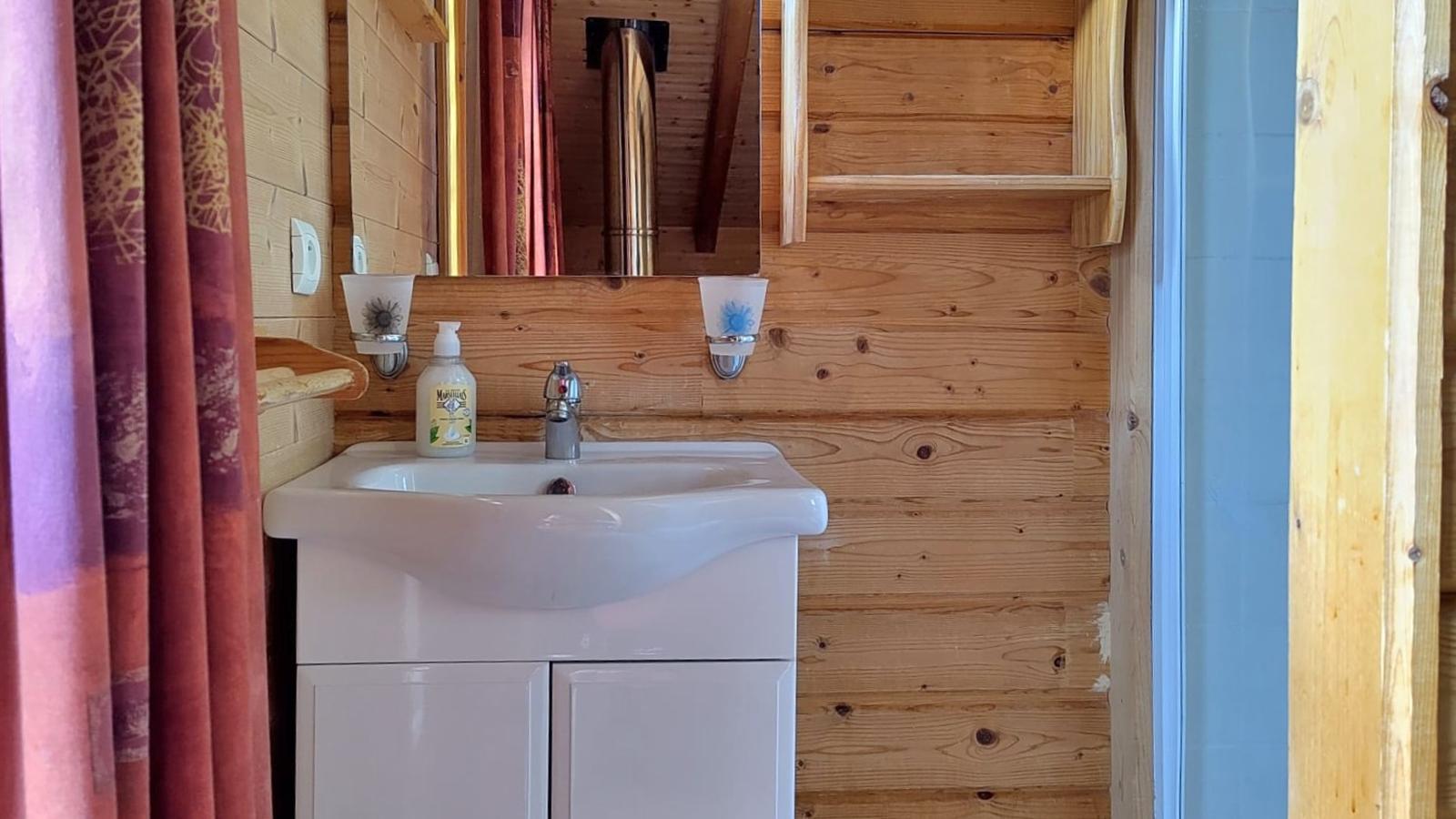 Le Temps-Passe-Bathroom