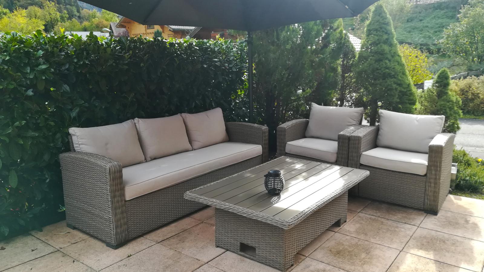 Le Temps-Passe-Terrace balcony