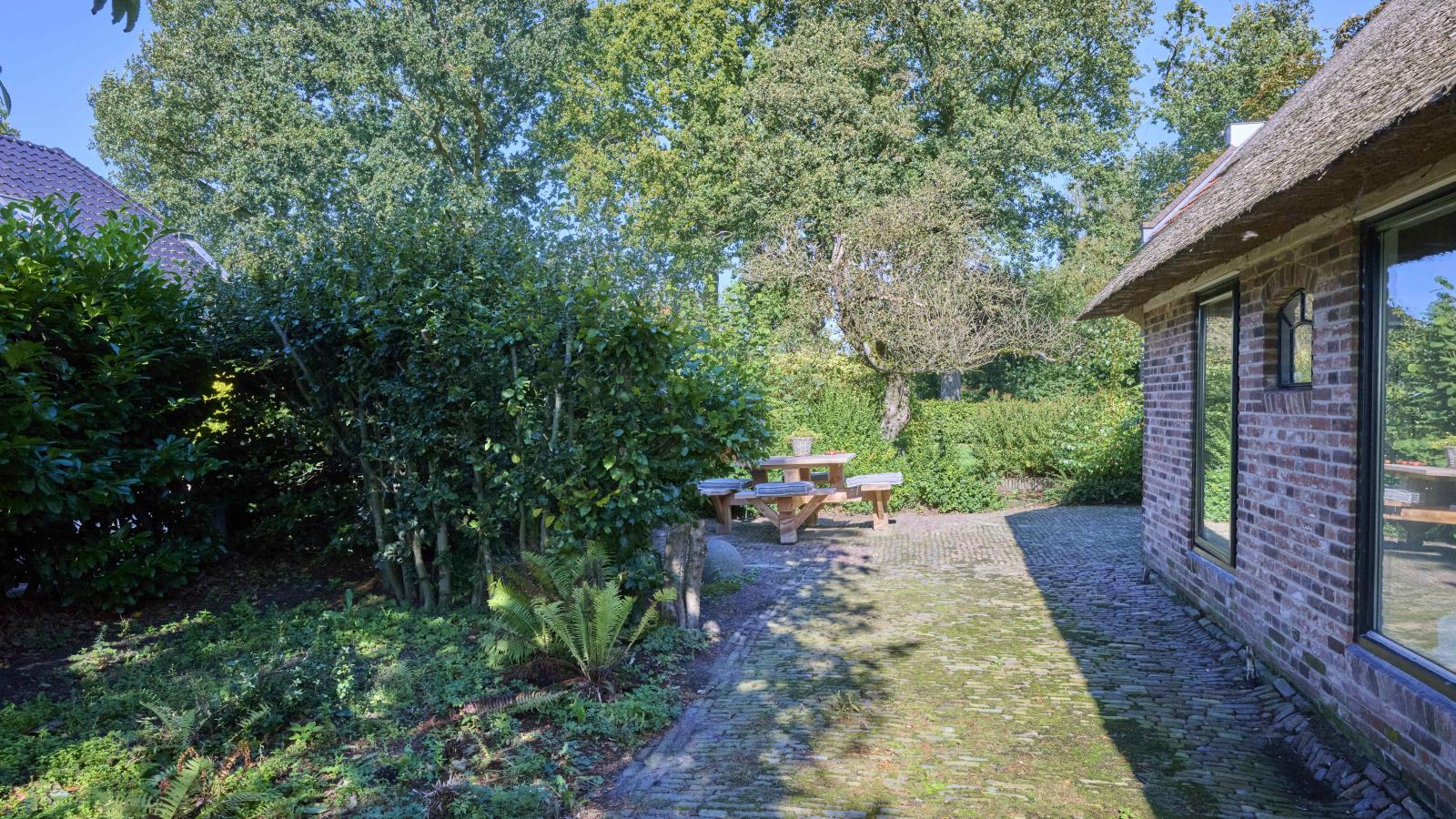 T Voorhuis Kolderveen-Jardins en été