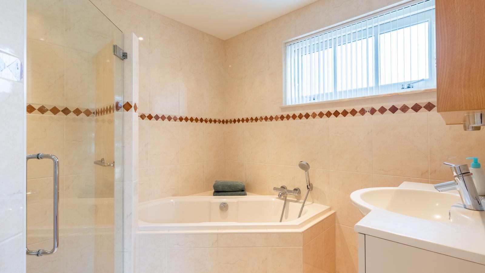 De Steeneik-Bathroom