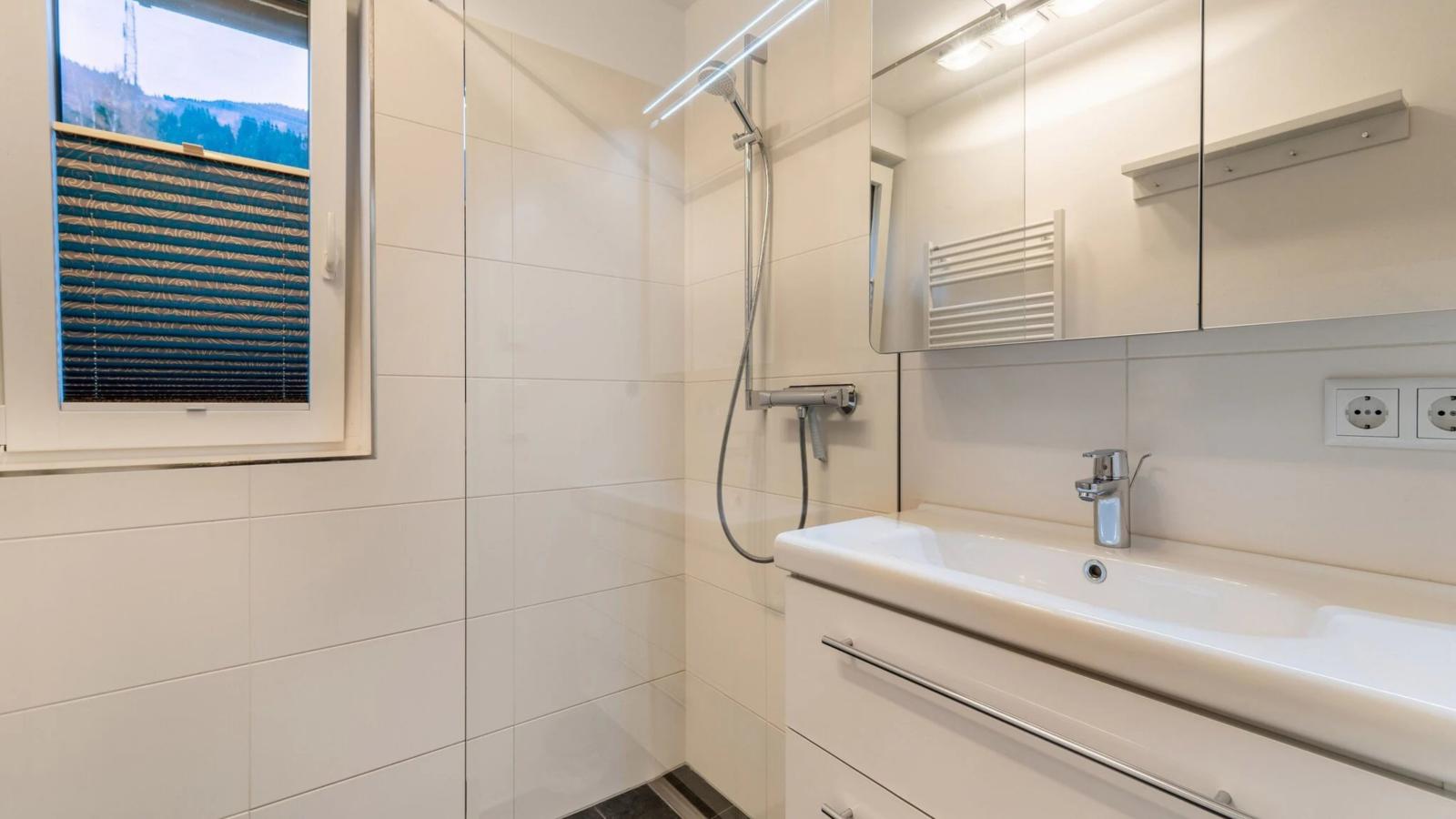 Al Shams-Bathroom