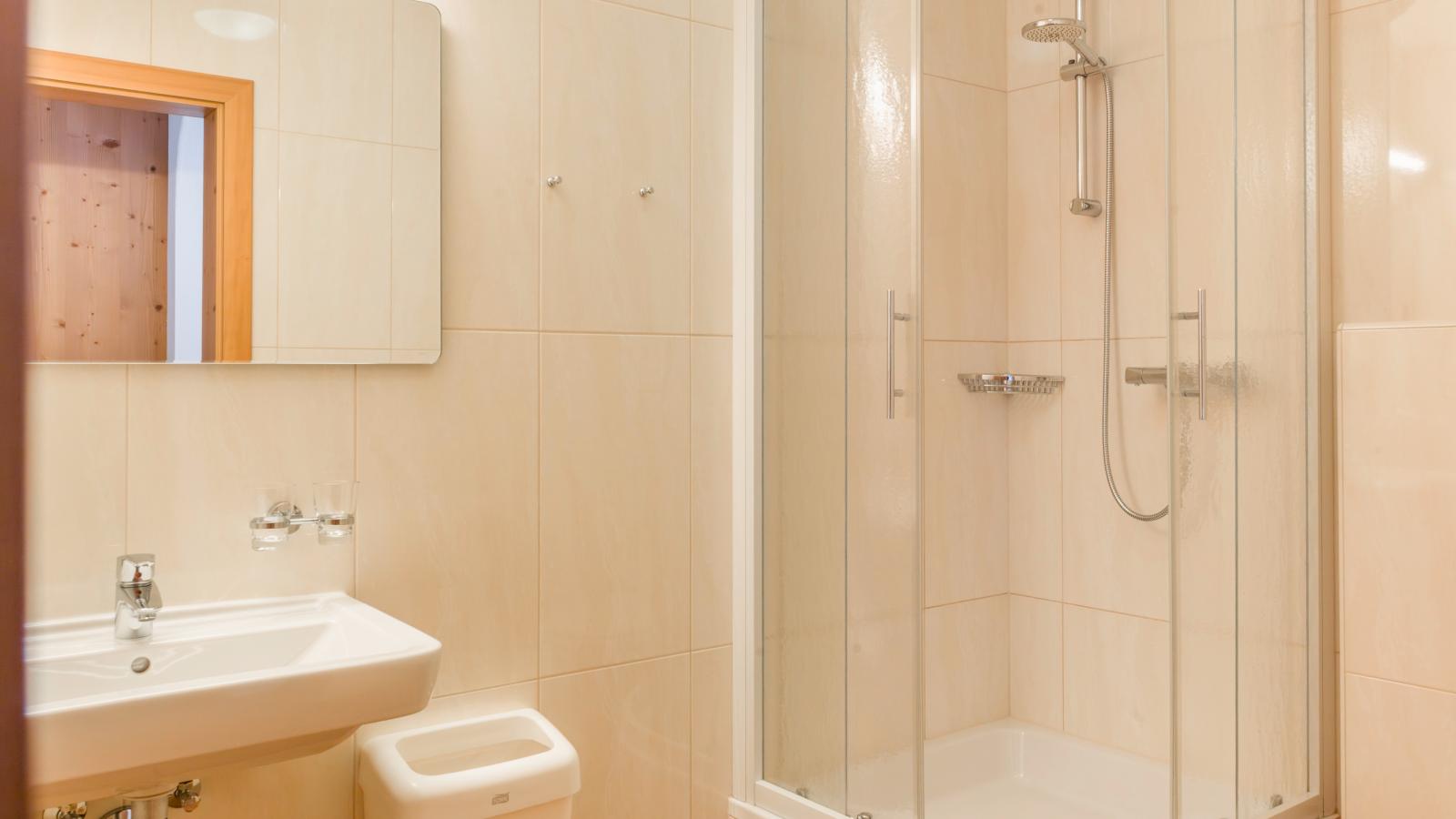 Next To The Ski Lift A 3 und A 4-Badezimmer