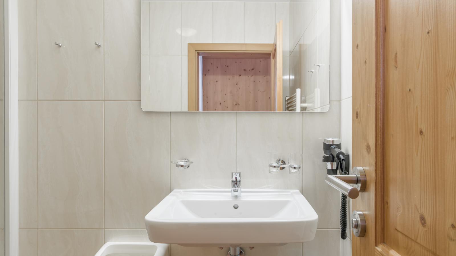 Next To The Ski Lift A 3 und A 4-Badezimmer