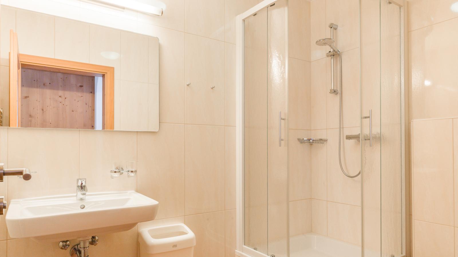 Next To The Ski Lift A 3 und A 4-Badezimmer