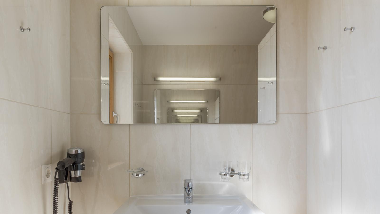 Next To The Ski Lift A 3 und A 4-Badezimmer