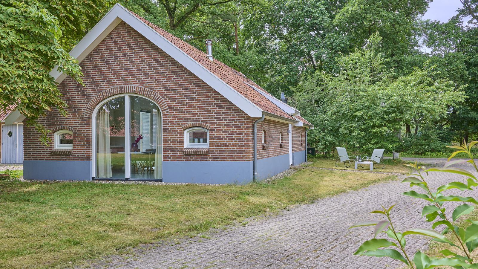 Design Lodge Twente-Buitenkant zomer