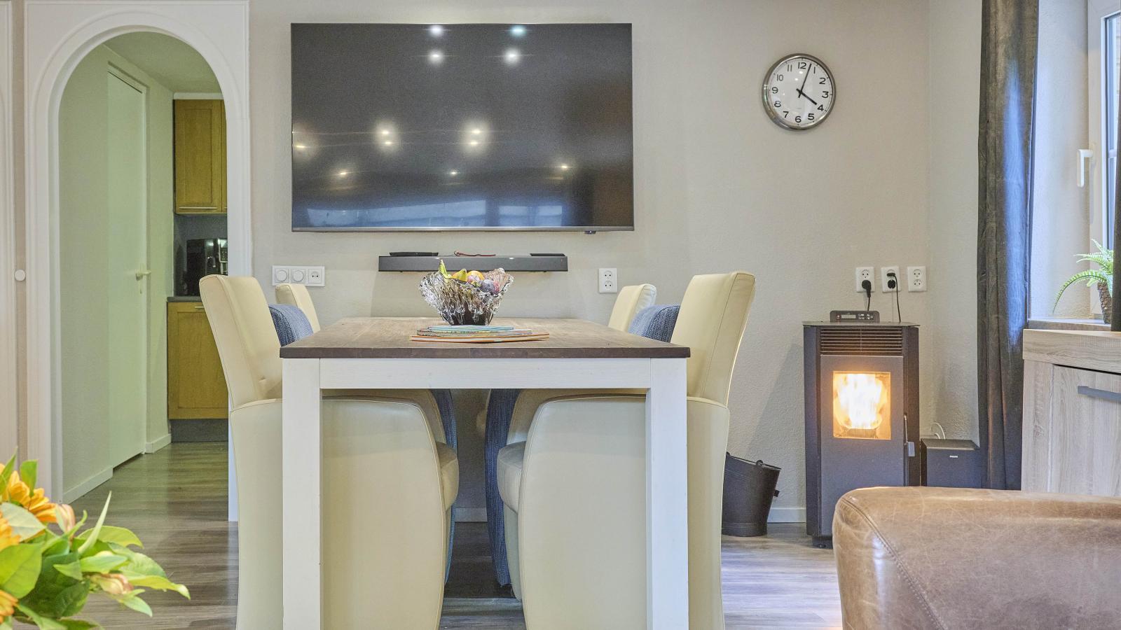Zonnestroom-Dining room