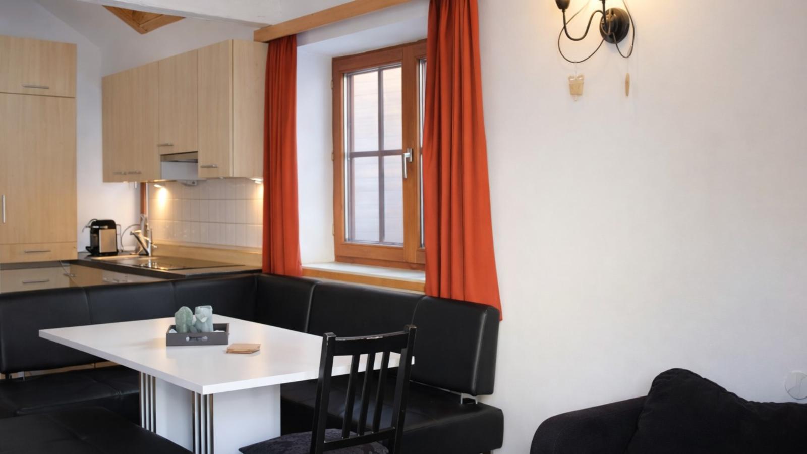 Zederhaus-Dining room