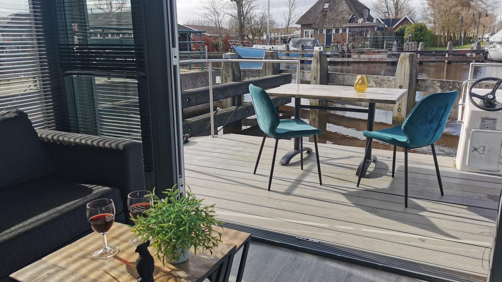 Floating in Heeg-Balcon-terrasse
