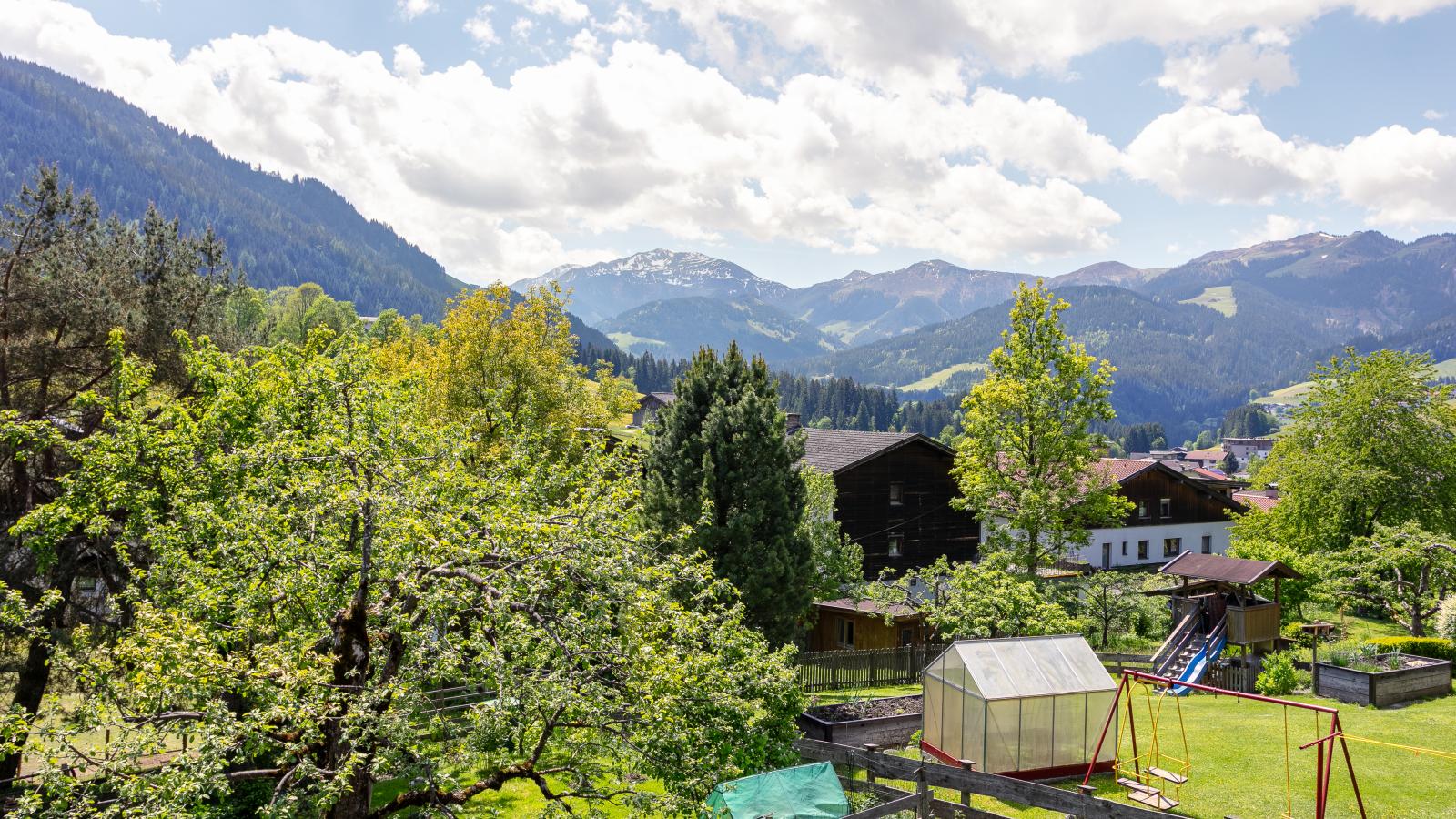 Huberhof 1-Vue d'été