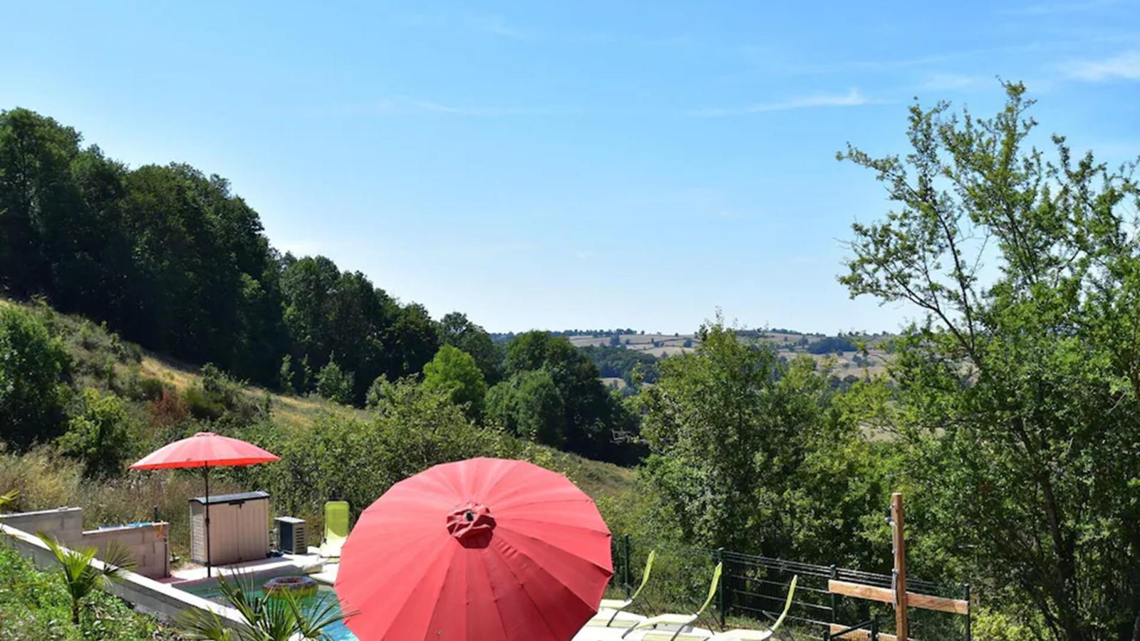 Résidence Poulain-View summer