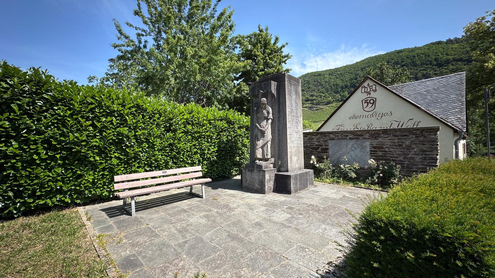 Ferienweingut Emmerich-Gebieden zomer 1km