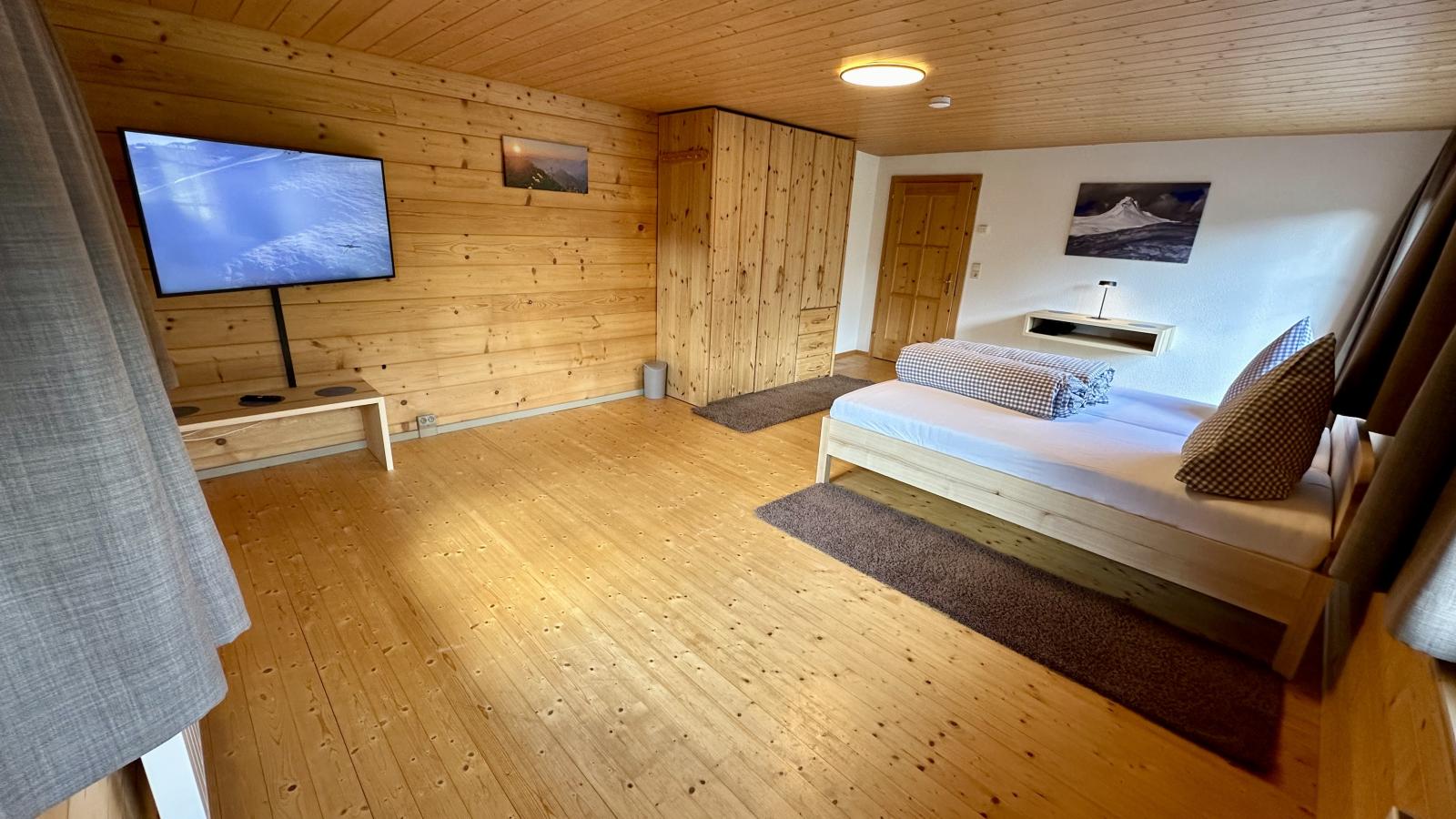 Schwarzmann-Bedroom