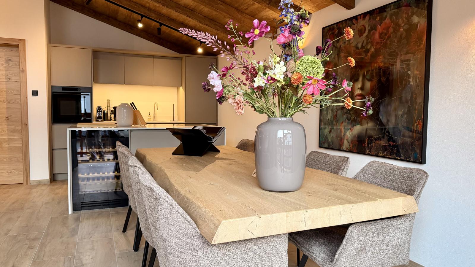 Chalet Heidn Alm-Eetkamer