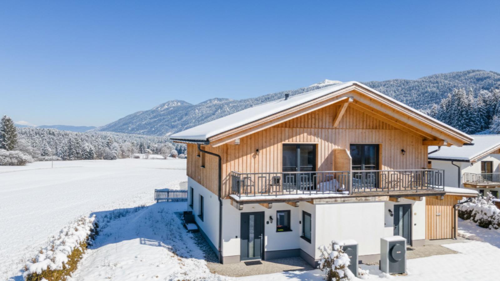 Sauna Chalet 9B-Exterior in winter