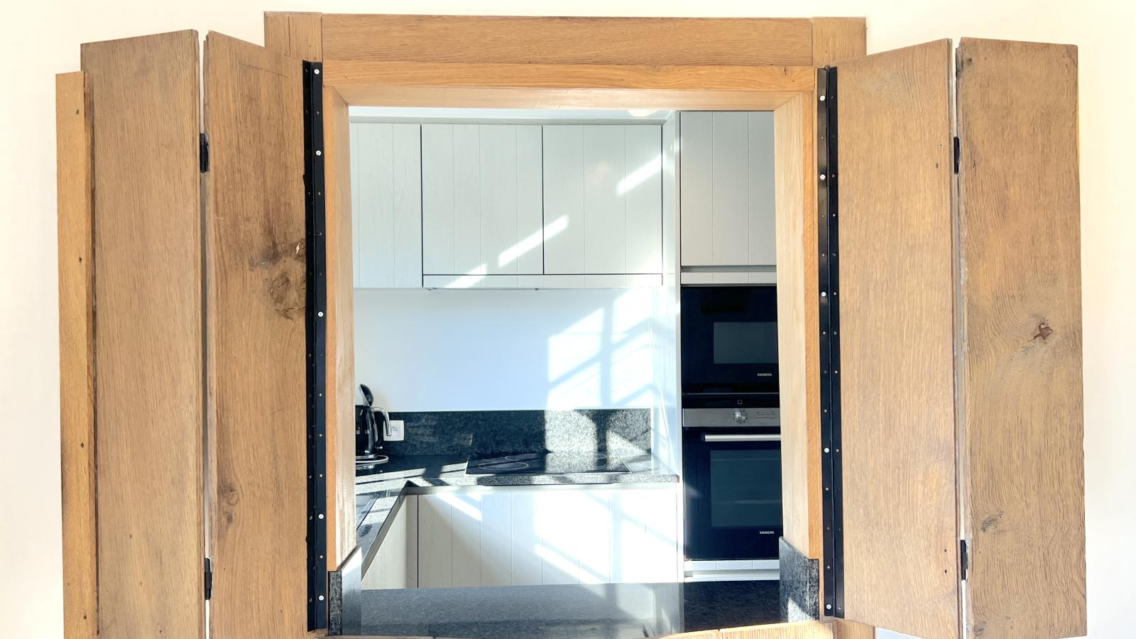 Amber-Kitchen