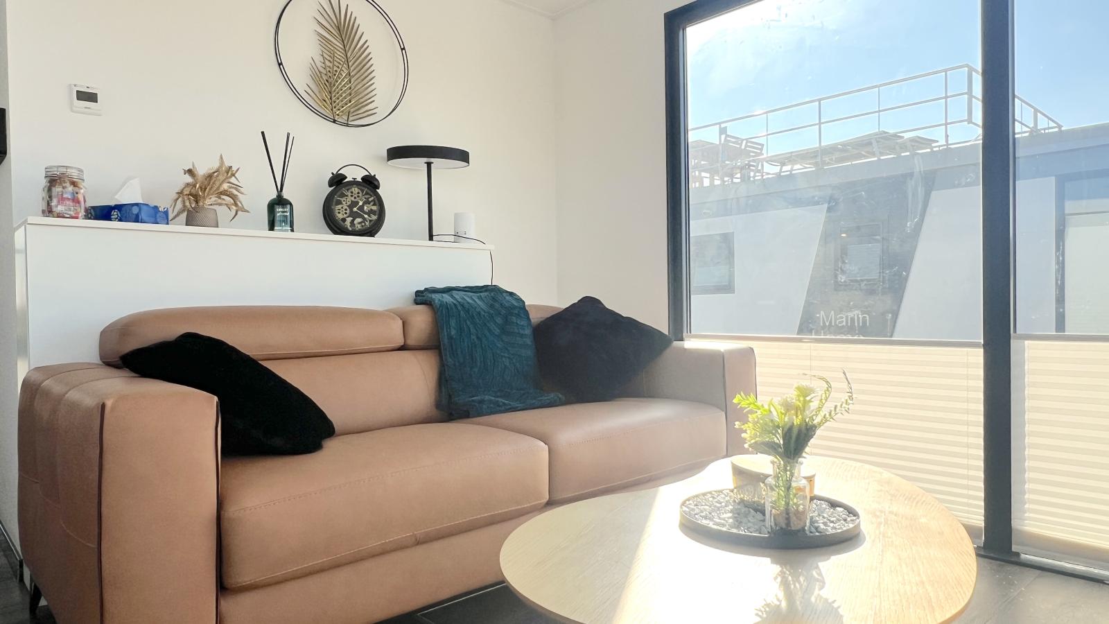 Maxim Jr-Living room
