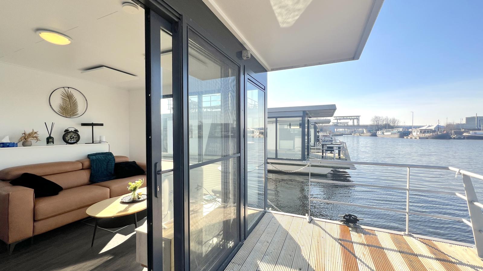Maxim Jr-Terrace balcony