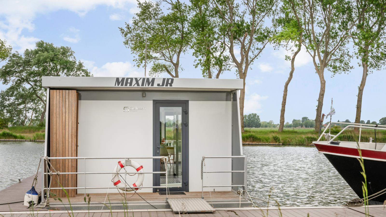 Maxim Jr-Buitenkant zomer