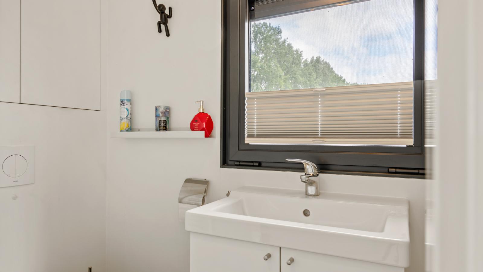Maxim Jr-Badkamer