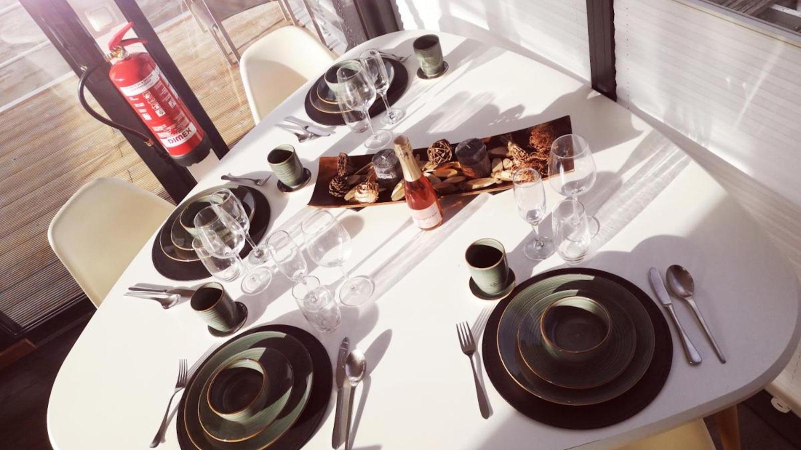 Maxim Jr-Dining room