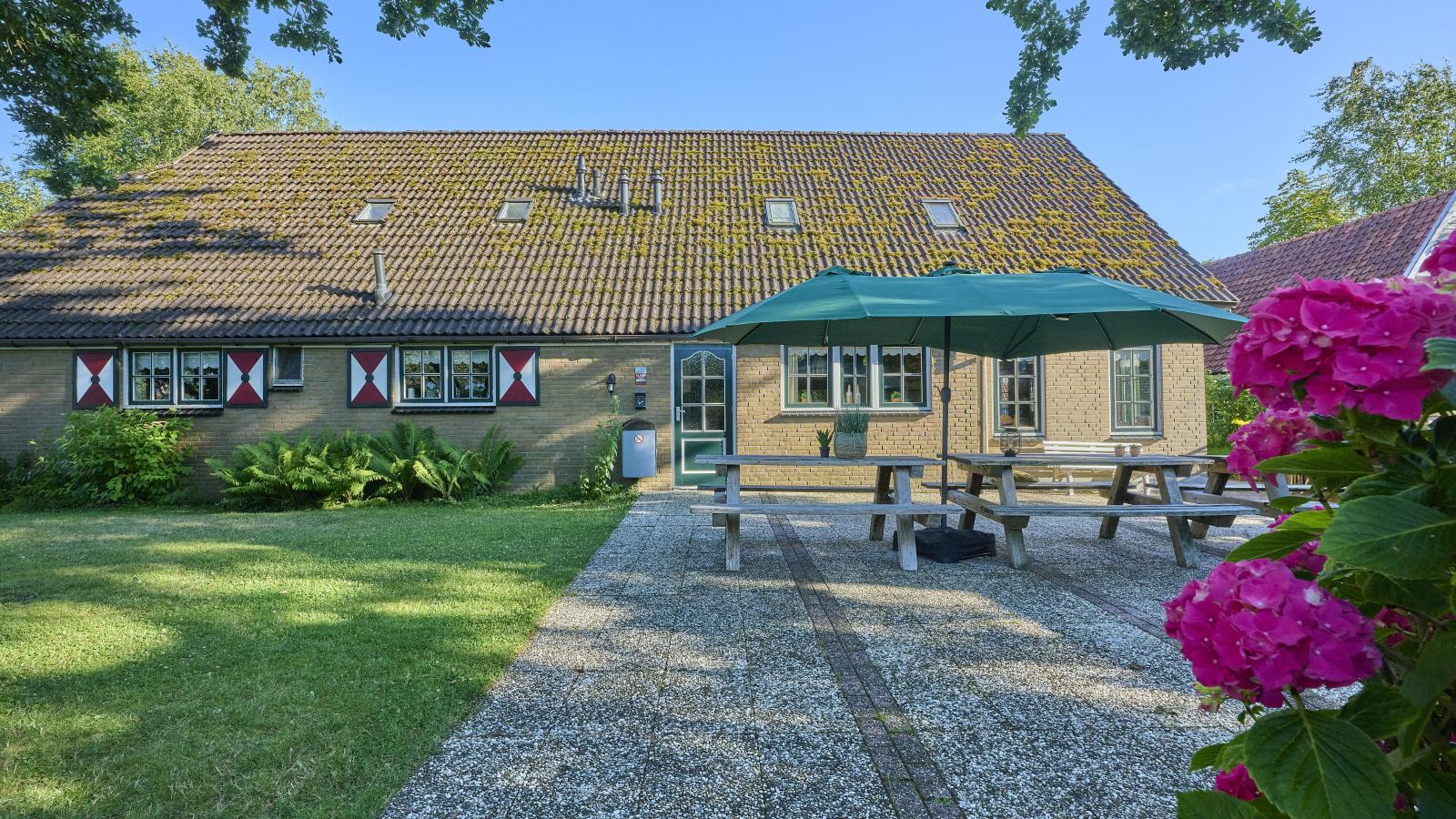 Hoeve Ginette-Buitenkant zomer