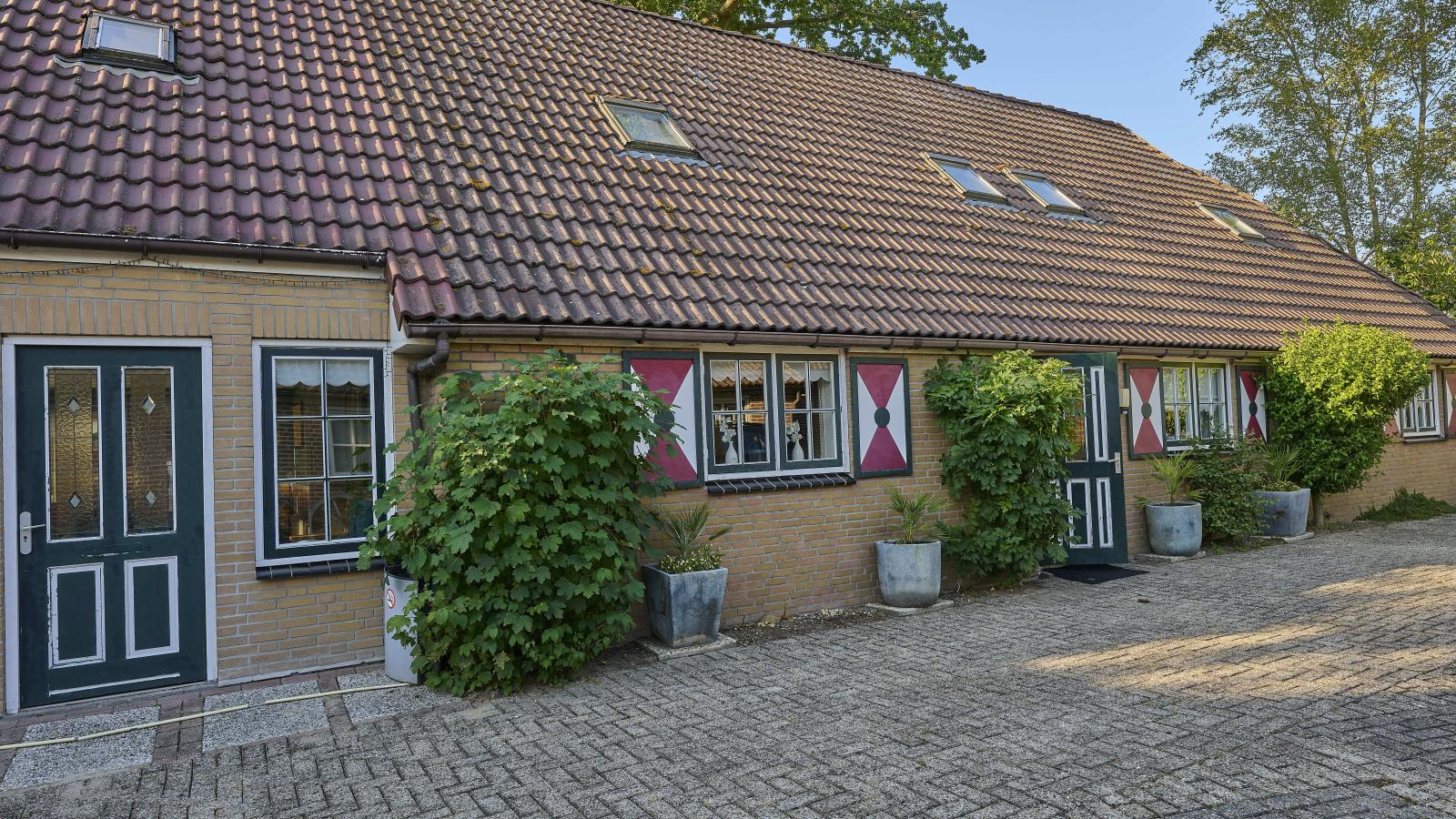 Hoeve Ginette-Buitenkant zomer