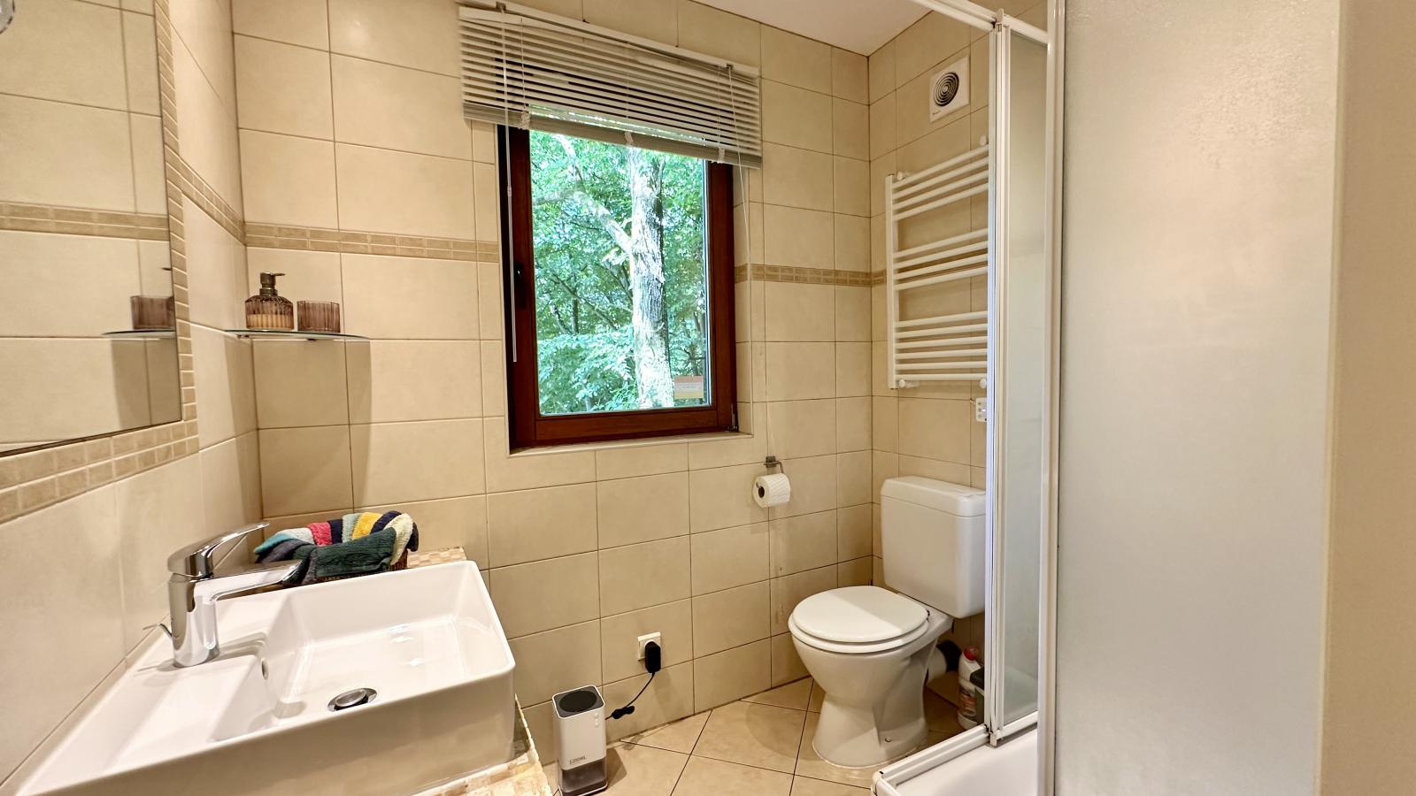 Le Quarante et Un-Bathroom