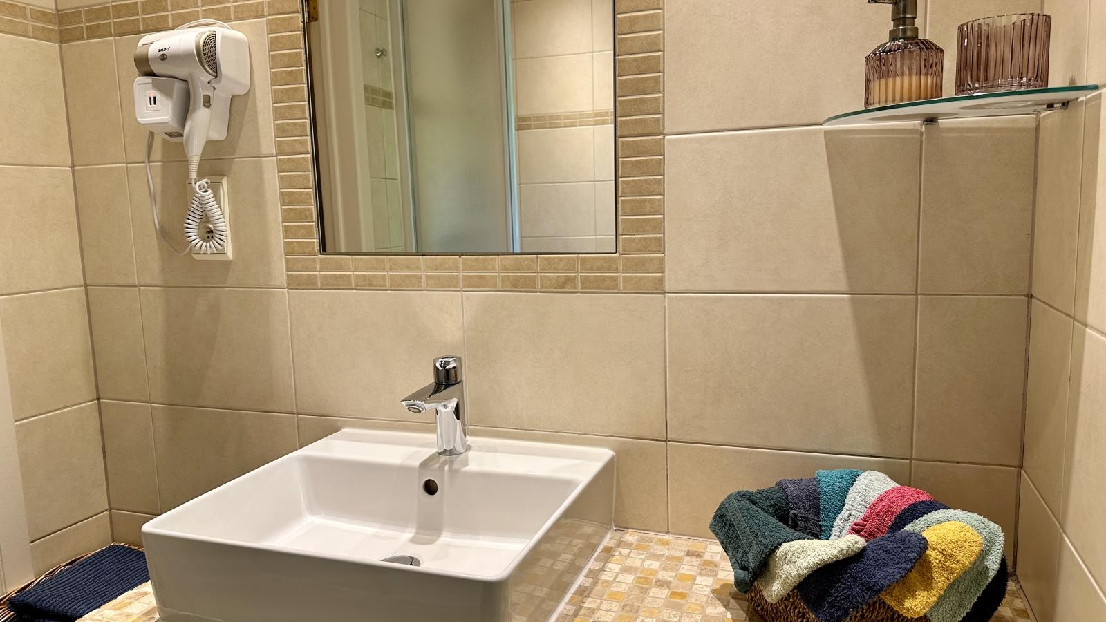 Le Quarante et Un-Bathroom