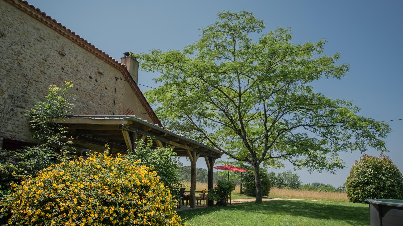 Grande gite Saint Martin le Redon-Tuinen zomer