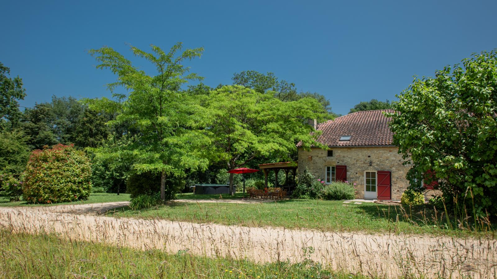 Grande gite Saint Martin le Redon-Tuinen zomer
