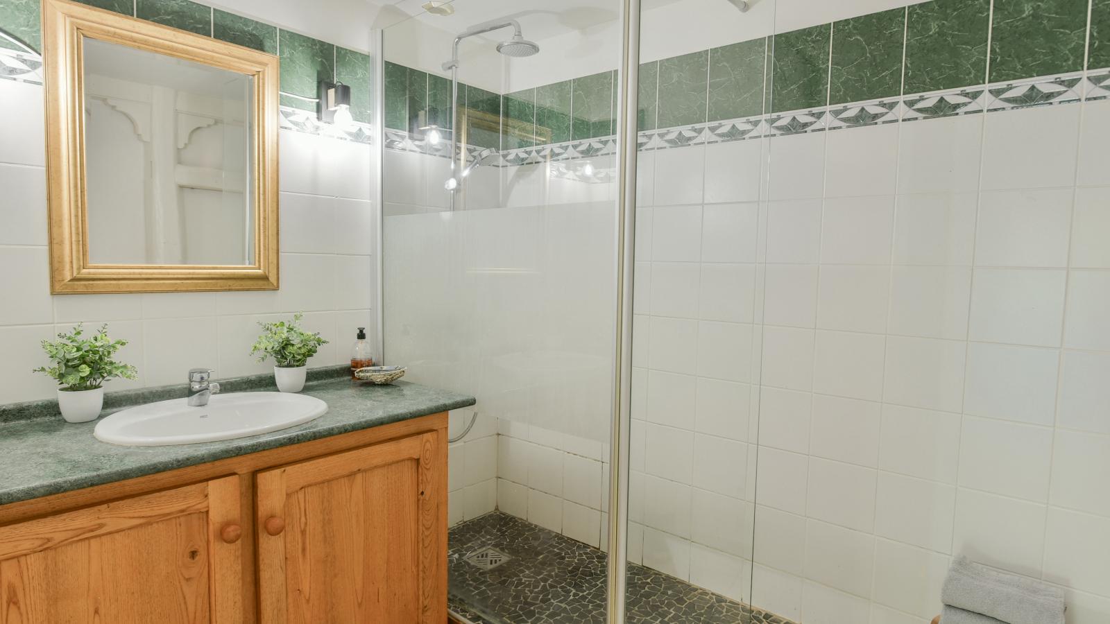Grande gite Saint Martin le Redon-Badkamer