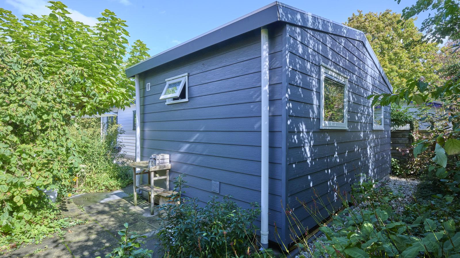 Chalet Sea Birds-Exterior in summer