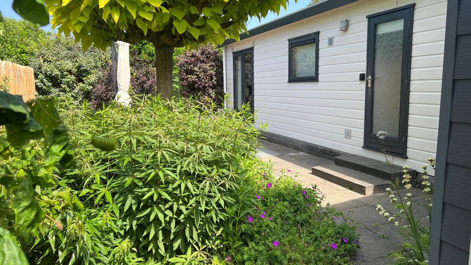 Chalet Sea Birds-Gardens summer