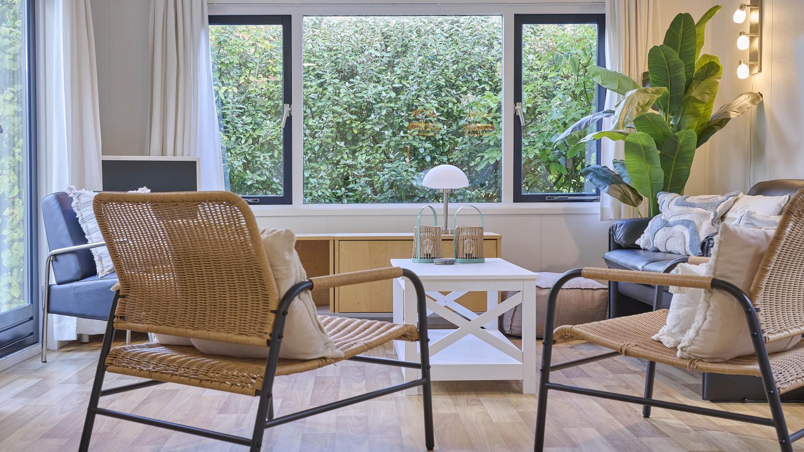 Chalet Sea Birds-Living room