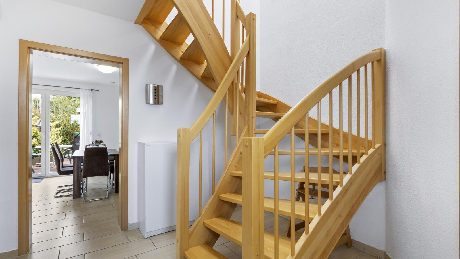 Stranddistel links mit Sauna-Hal-ontvangst