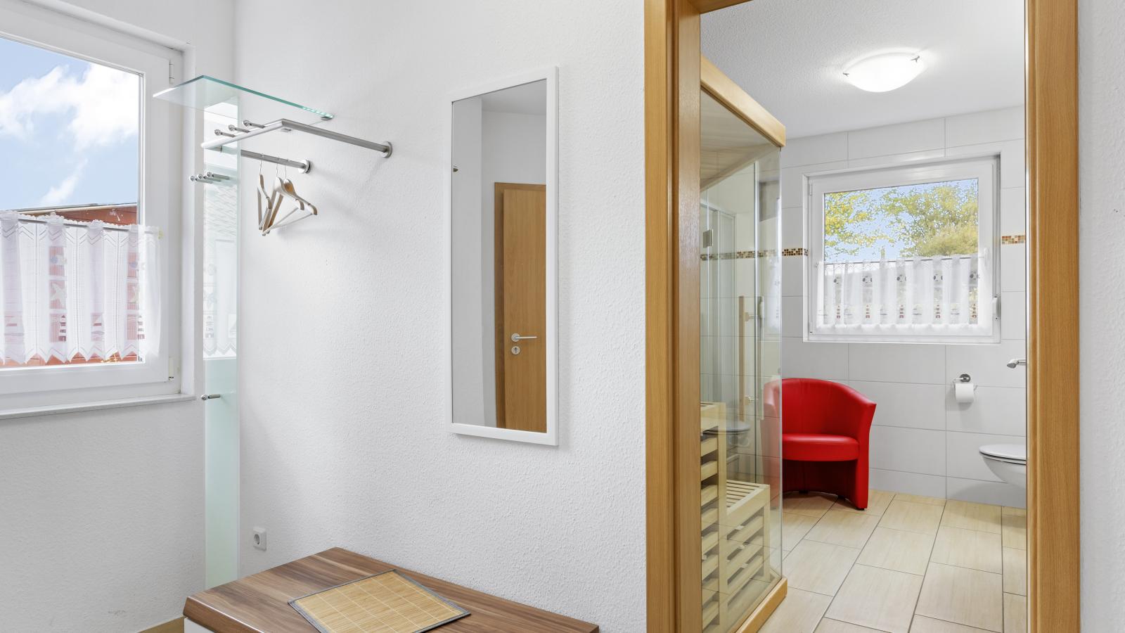 Stranddistel links mit Sauna-Badkamer