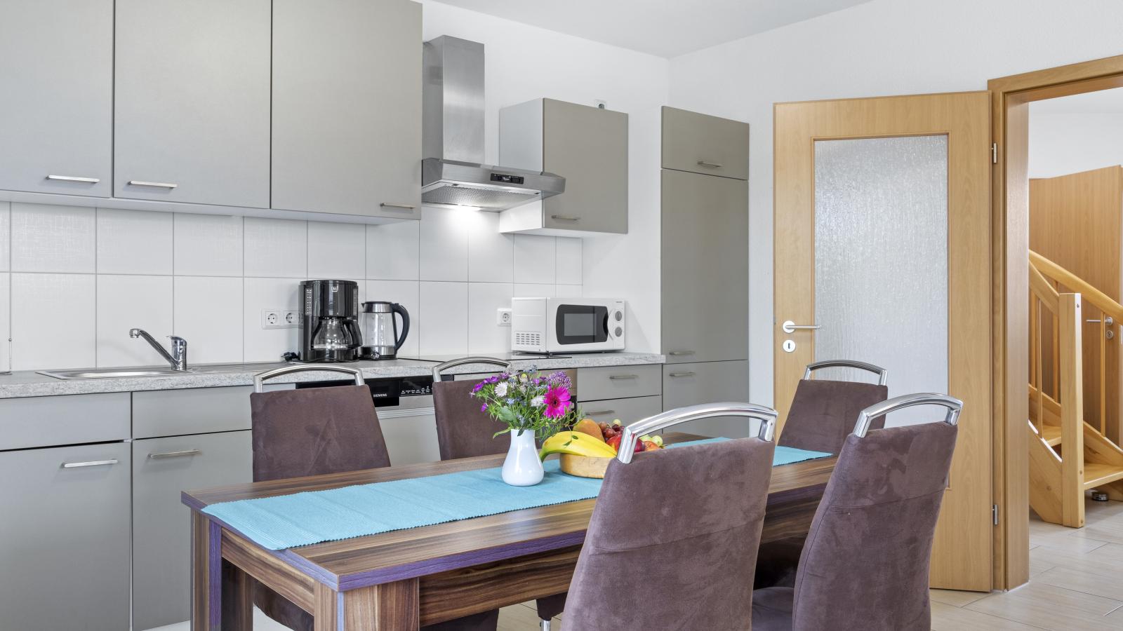 Stranddistel links mit Sauna-Eetkamer