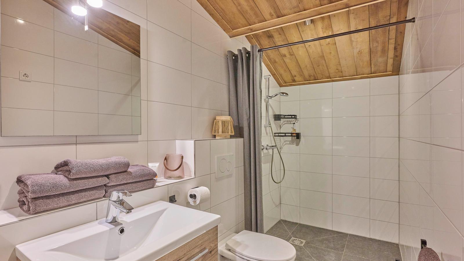 De Rouwenbogt-Badkamer
